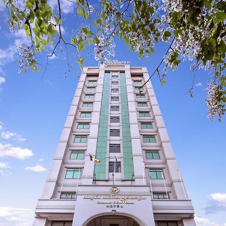 Hm Grand Central Hotel Phnom Penh Exterior photo